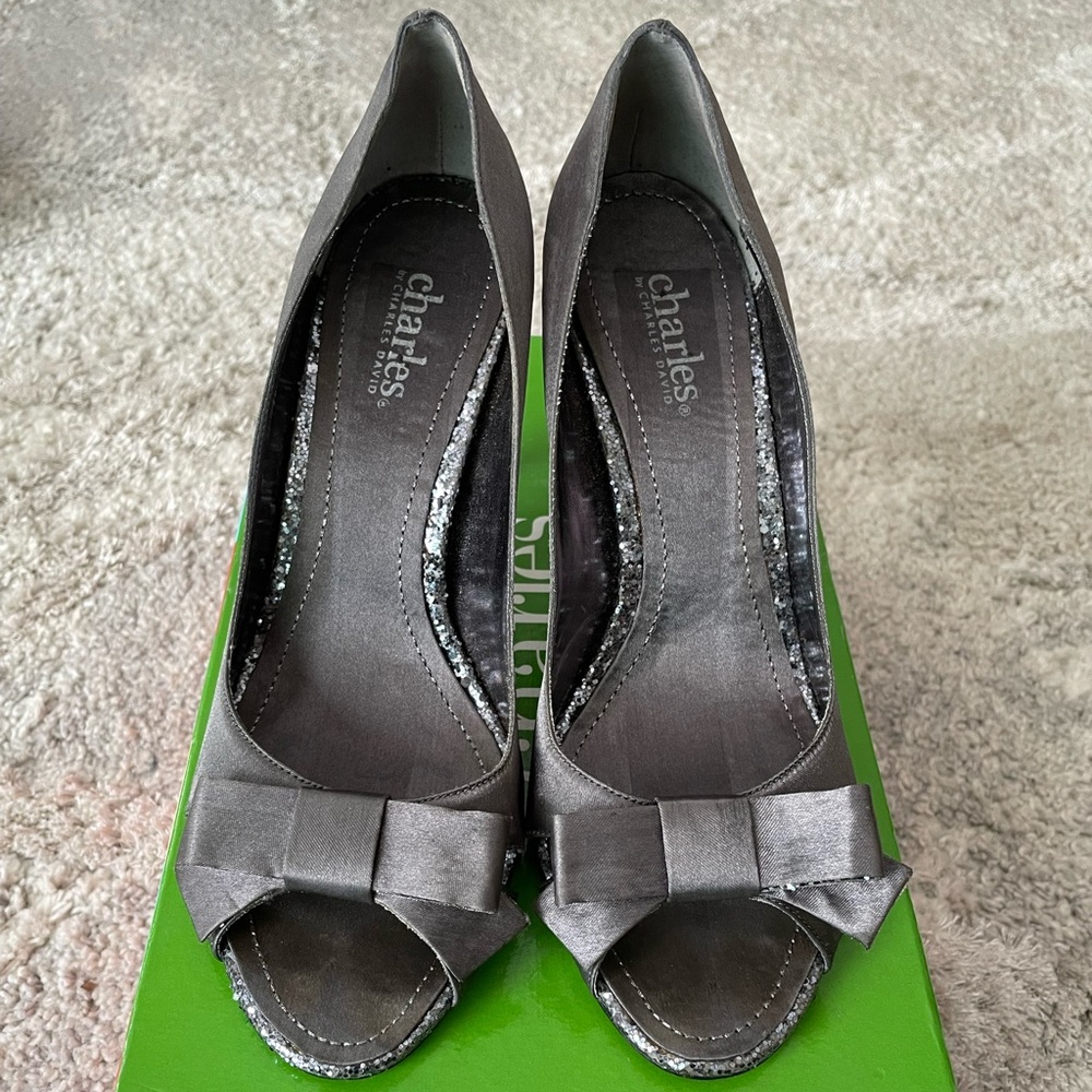 Charles David Grey Satin Dress Heel